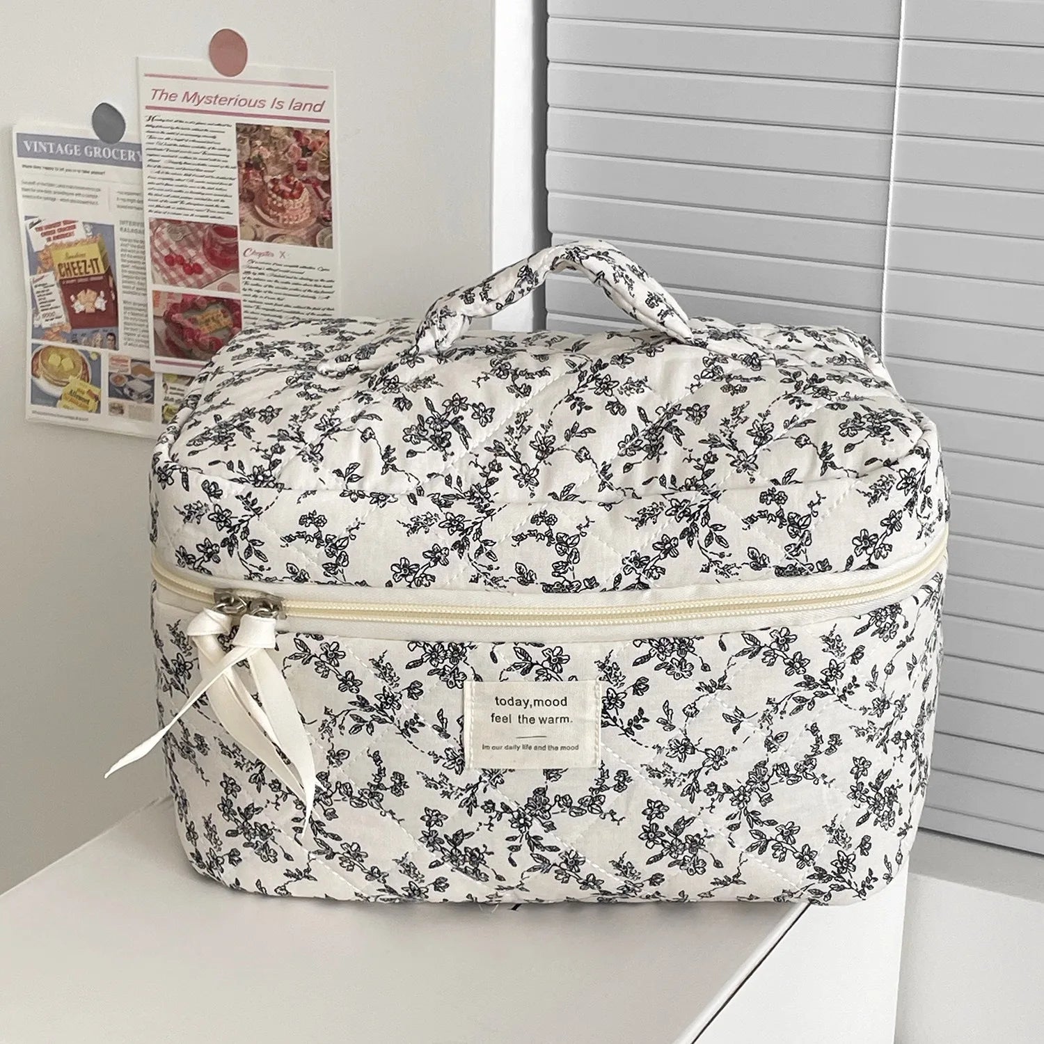 Makeup Pouch Large Capacity Gifts for Women Women's Cosmetic Bag For Travel Travel Cosmetic Pouch Makeup and Cosmetics Organizer