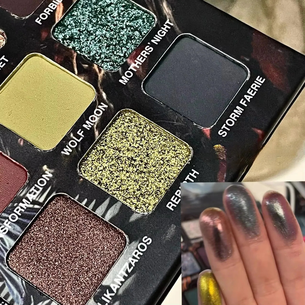 Purple Chameleon 15-Color Eyeshadow Palette - Shimmer & Matte