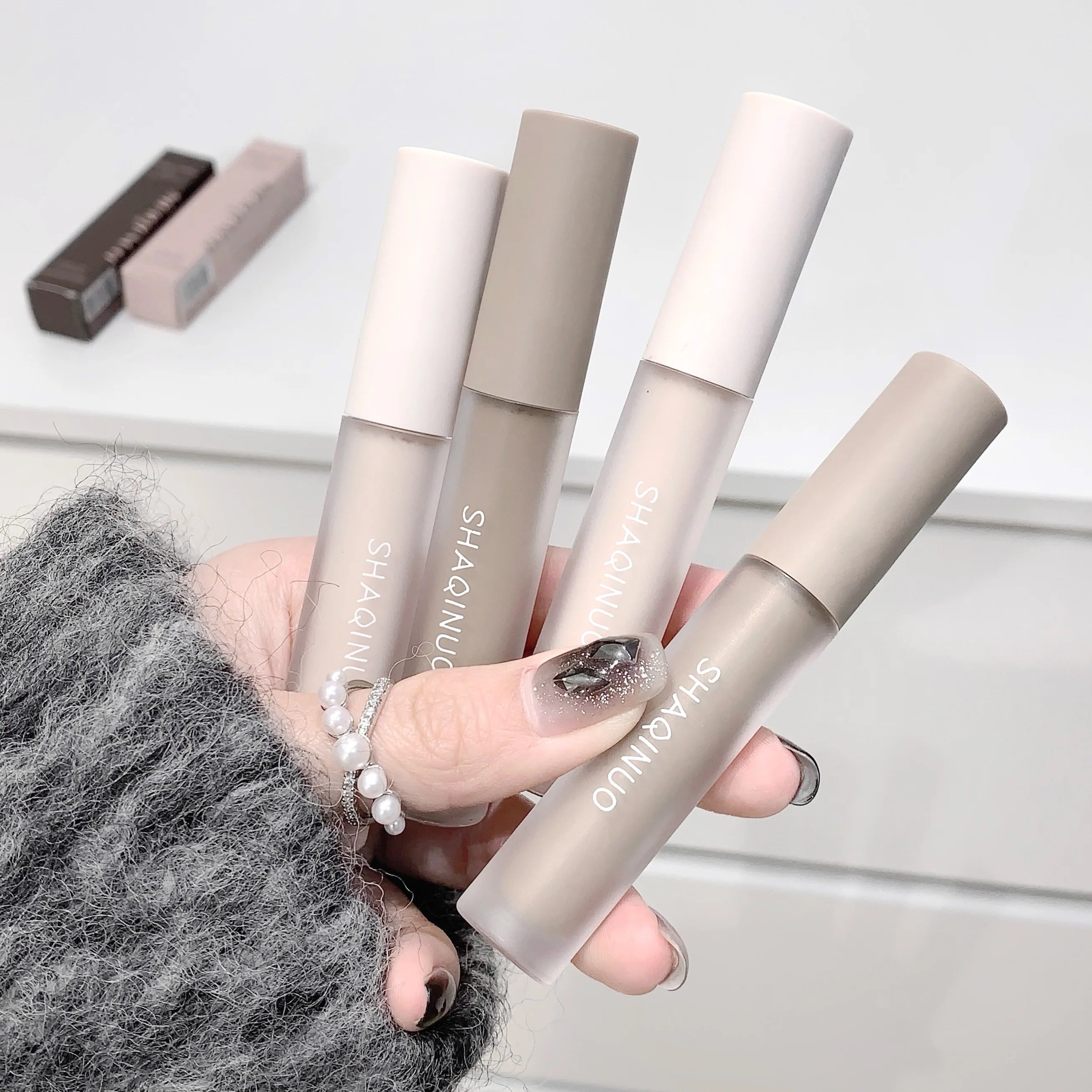 SHAQINUO Two-Color 3D Highlight and Contour Liquid for Nose Highlighting and Side Contouring, Brightening Cement Stick