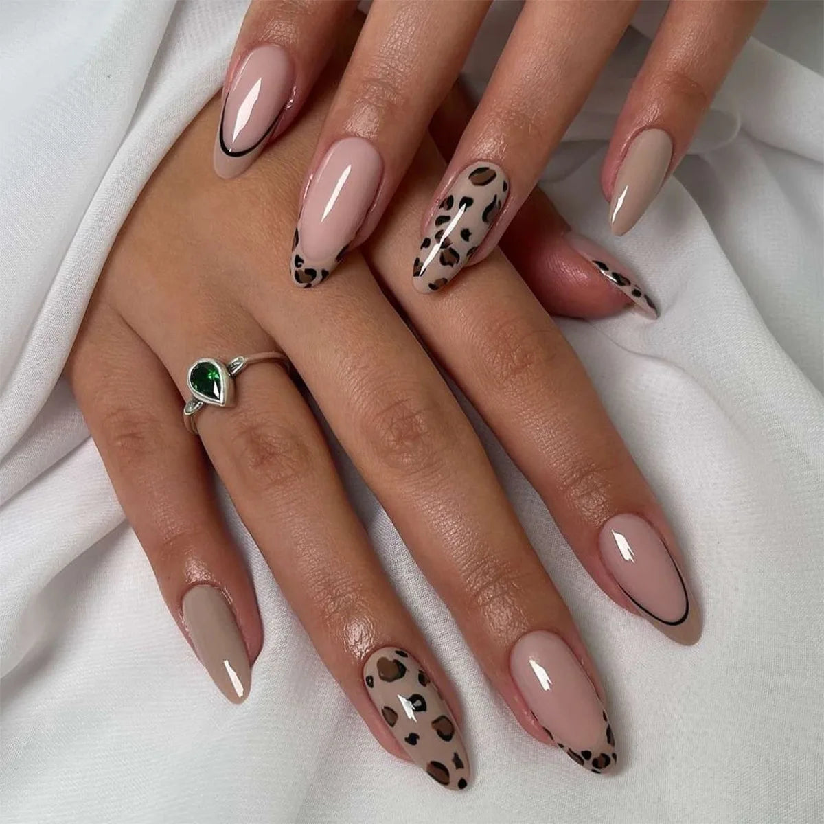 Black Leopard Print Light Yellow French Red Flowers Fake Nails Fashion Detachable Finished False Nails Press on Nails with Glue