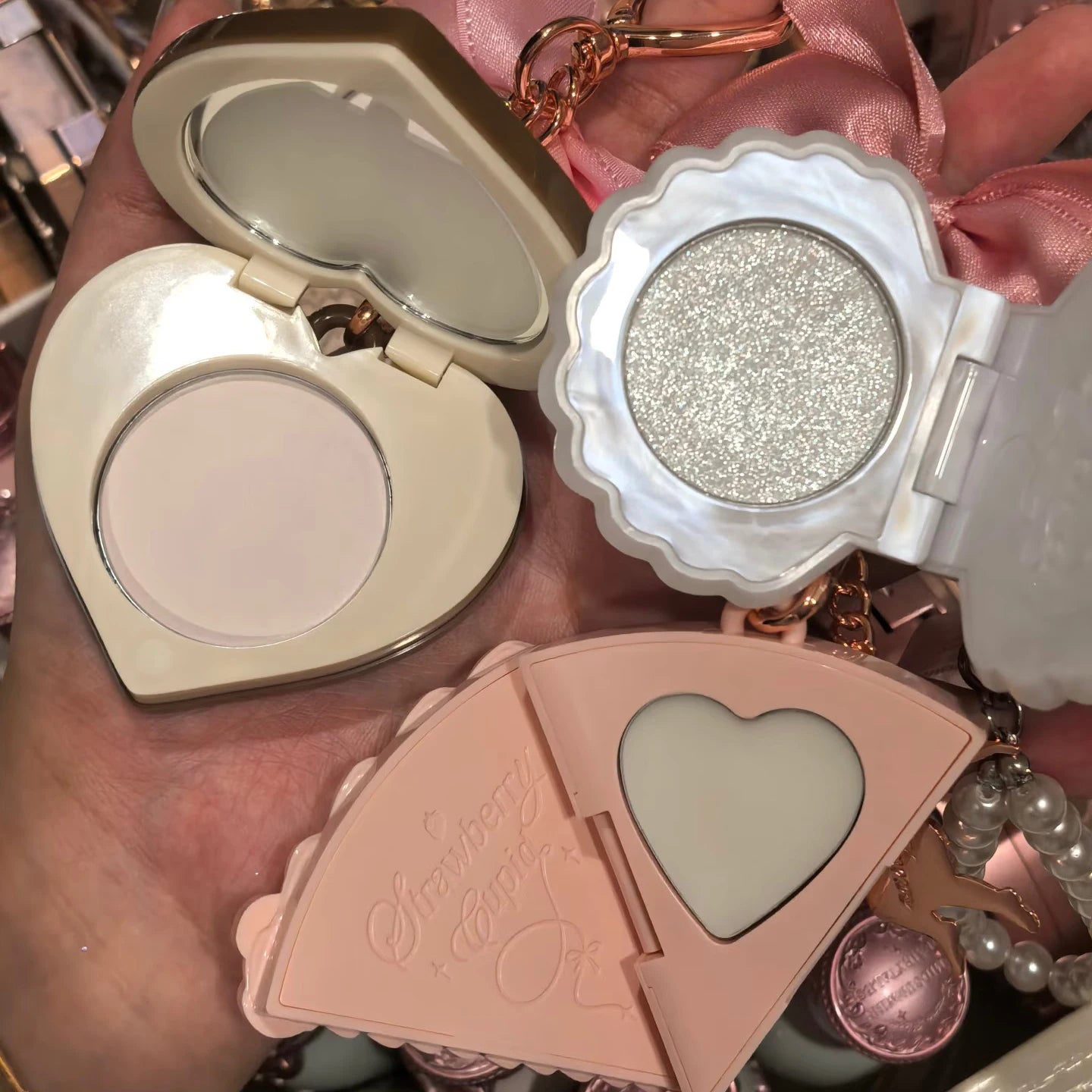 Flower Knows Cupid Sweetie Bear Face Powder with Solid Perfume Highlighter Pendant Long Lasting Portable Scent Makeup Decoration