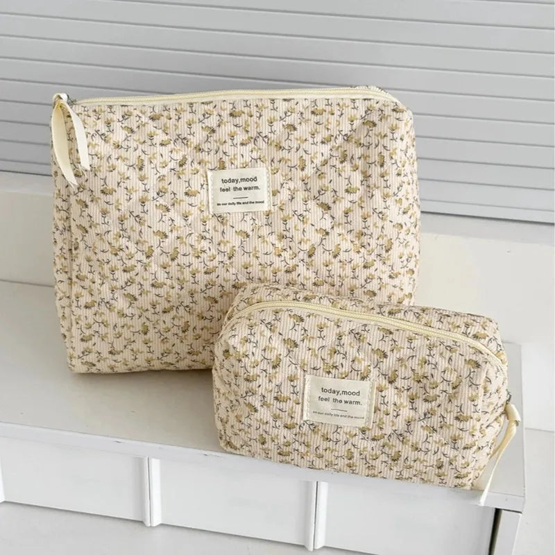 Retro Women's Floral Print Cosmetic Bag Handbag Travel Organizer Cosmetic Storage Bag Large Capacity Quilted Bag Three-piece Set