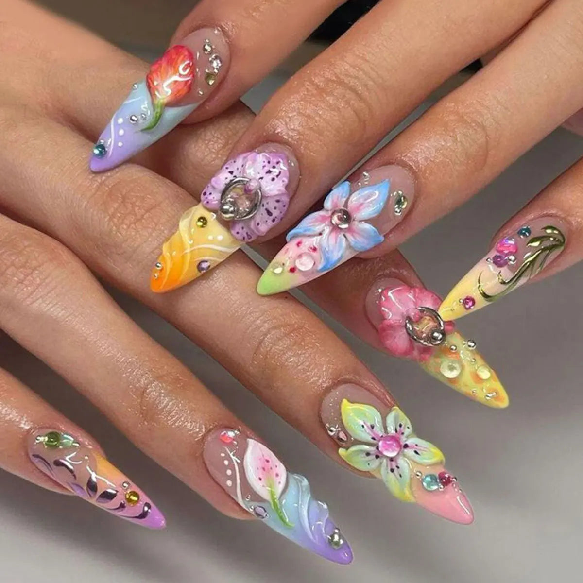 24Pcs 3D Strawberry Rabbit Flower Fake Nails Press on Mid-length Almond Wearable False Nails Green Gradient Pearl Manicure Tips