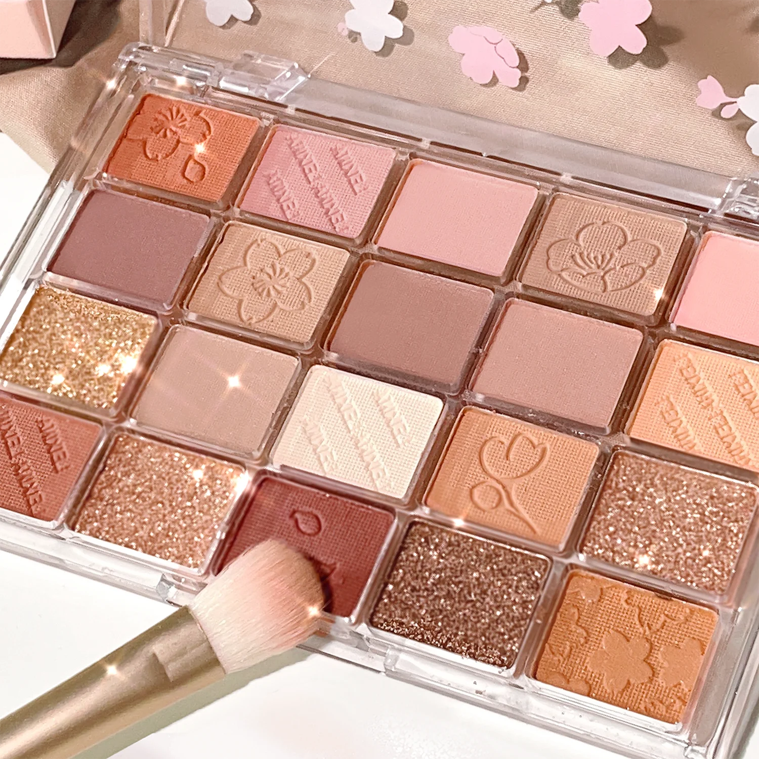 20-Color Eyeshadow Palette - Shimmer & Matte Pigmented