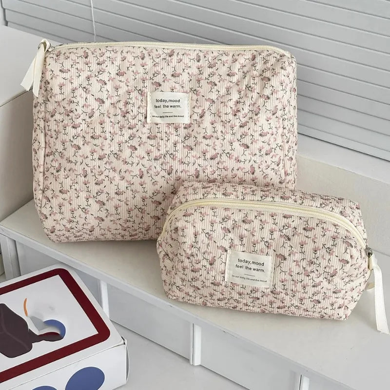 Retro Women's Floral Print Cosmetic Bag Handbag Travel Organizer Cosmetic Storage Bag Large Capacity Quilted Bag Three-piece Set