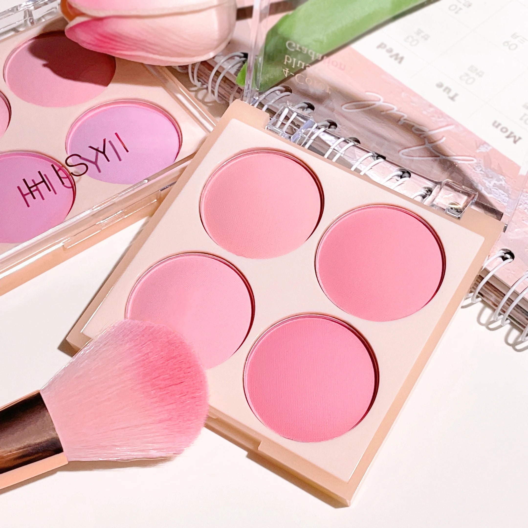 Vibrant Girl Ice Cream Four-Color Blush; Brightening, Natural Bare Makeup Effect, Pigmented, Matte, Fine Texture