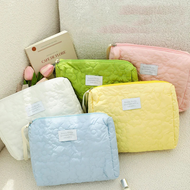 Embroidery Large-Capacity Cosmetic Bag Waterproof Portable Storage Bag Travel Makeup Pouch
