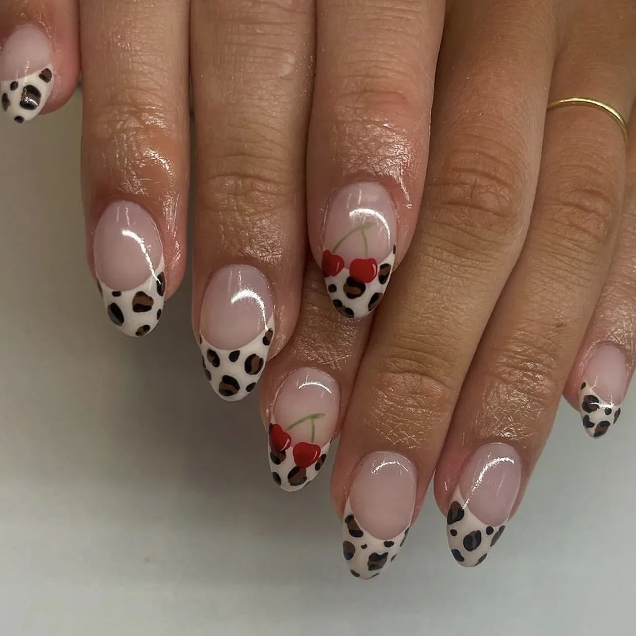 3D Bowknot Pearl Wearable Nail Art Fashion Leopard French Nude Almond Fake Nails Detachable Finished False Nails Press on Nails