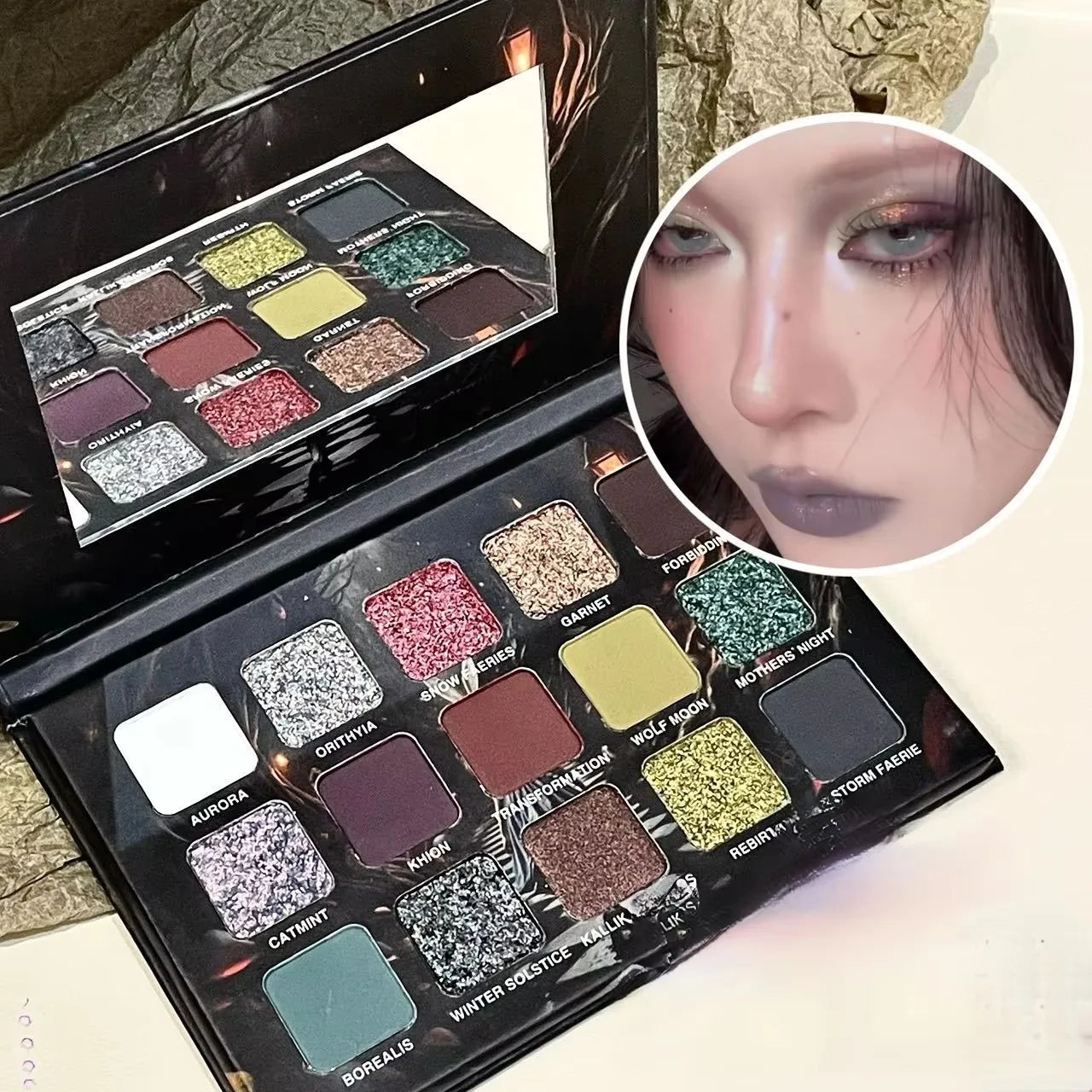 Purple Chameleon 15-Color Eyeshadow Palette - Shimmer & Matte