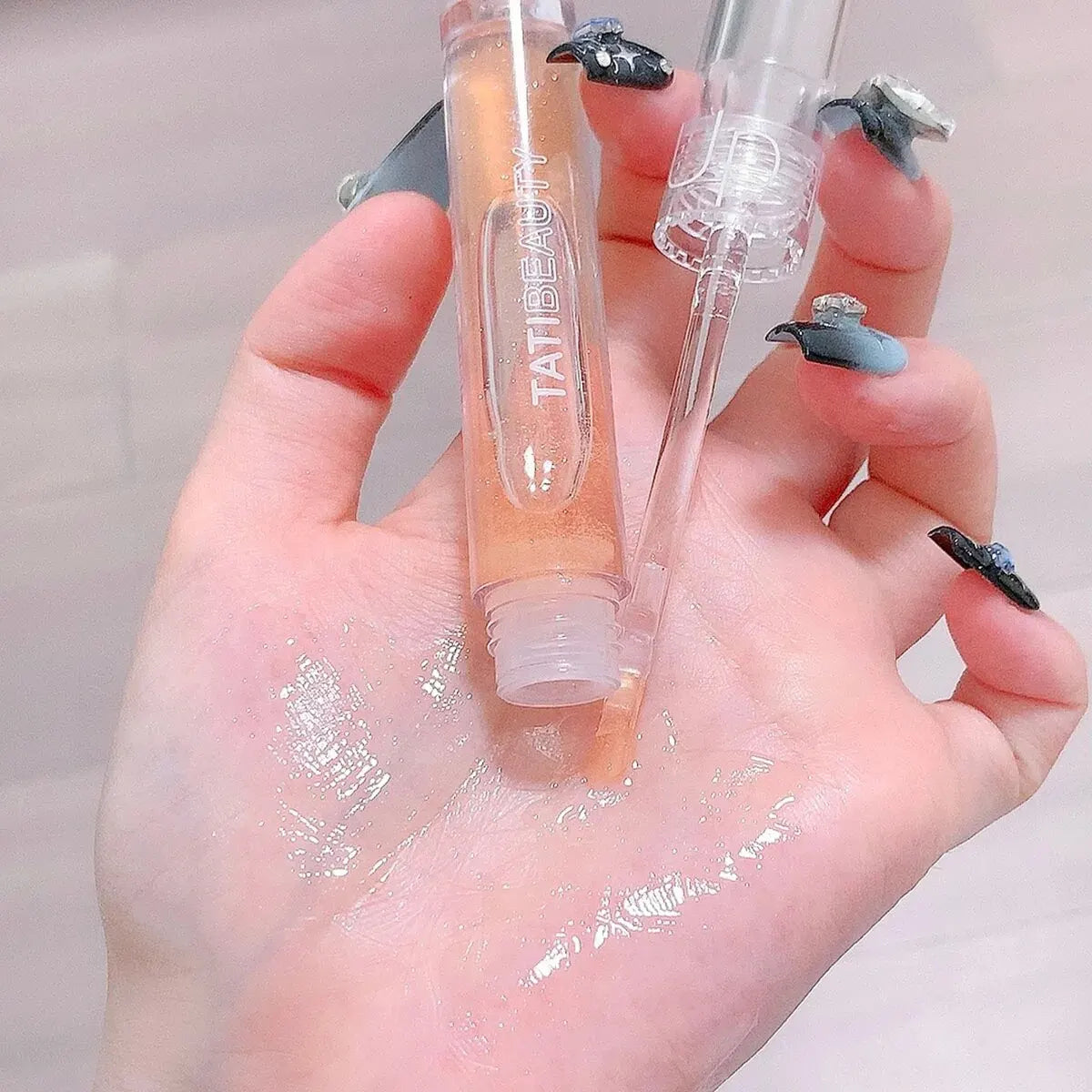 Uuny Transparent Moisturizing Lip Oil - Water Gloss Finish