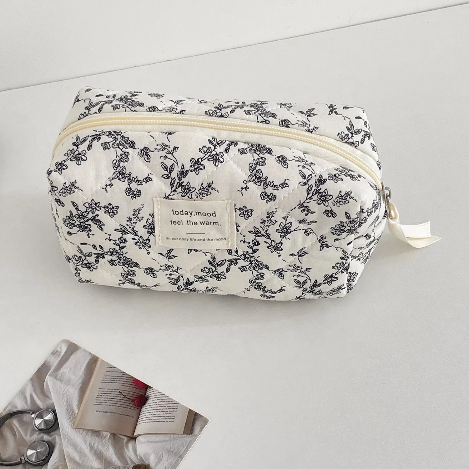 Makeup Pouch Large Capacity Gifts for Women Women's Cosmetic Bag For Travel Travel Cosmetic Pouch Makeup and Cosmetics Organizer