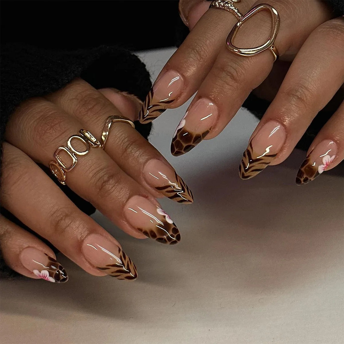 Black Leopard Print Light Yellow French Red Flowers Fake Nails Fashion Detachable Finished False Nails Press on Nails with Glue