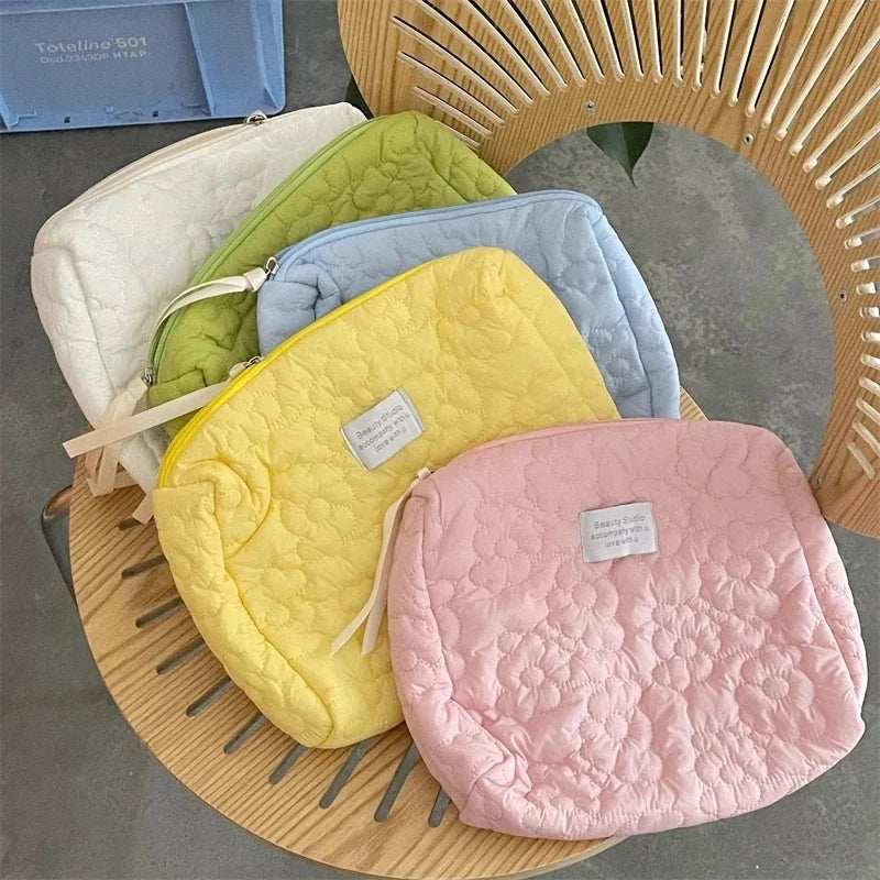 Embroidery Large-Capacity Cosmetic Bag Waterproof Portable Storage Bag Travel Makeup Pouch