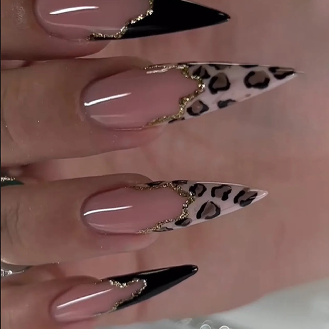 3D Bowknot Pearl Wearable Nail Art Fashion Leopard French Nude Almond Fake Nails Detachable Finished False Nails Press on Nails