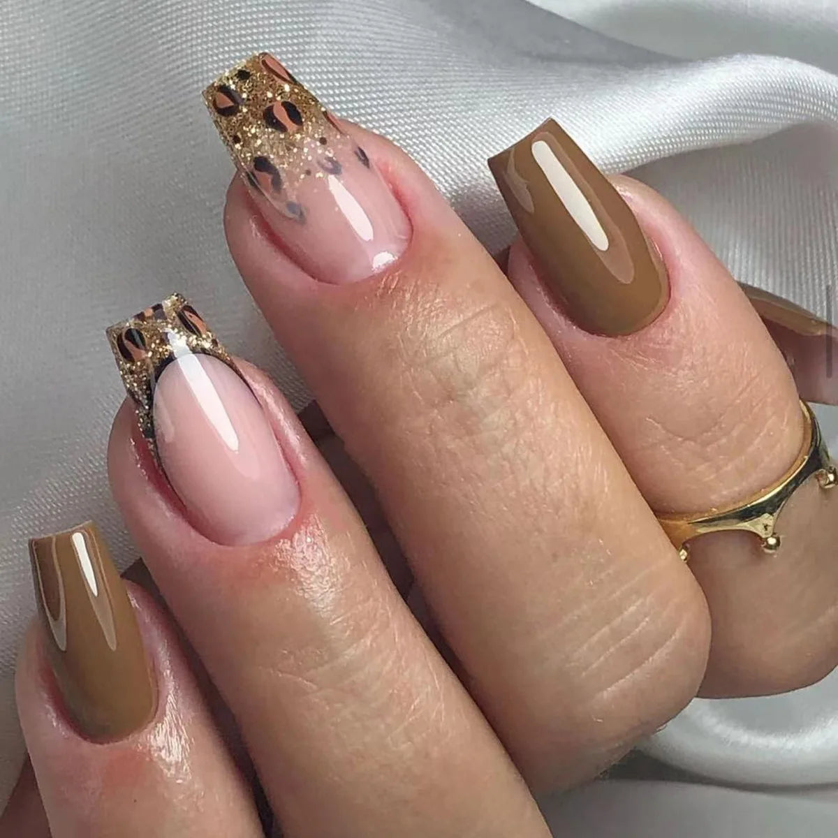 Black Leopard Print Light Yellow French Red Flowers Fake Nails Fashion Detachable Finished False Nails Press on Nails with Glue