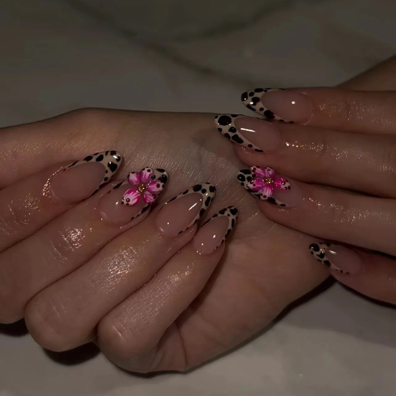 Black Leopard Print Light Yellow French Red Flowers Fake Nails Fashion Detachable Finished False Nails Press on Nails with Glue