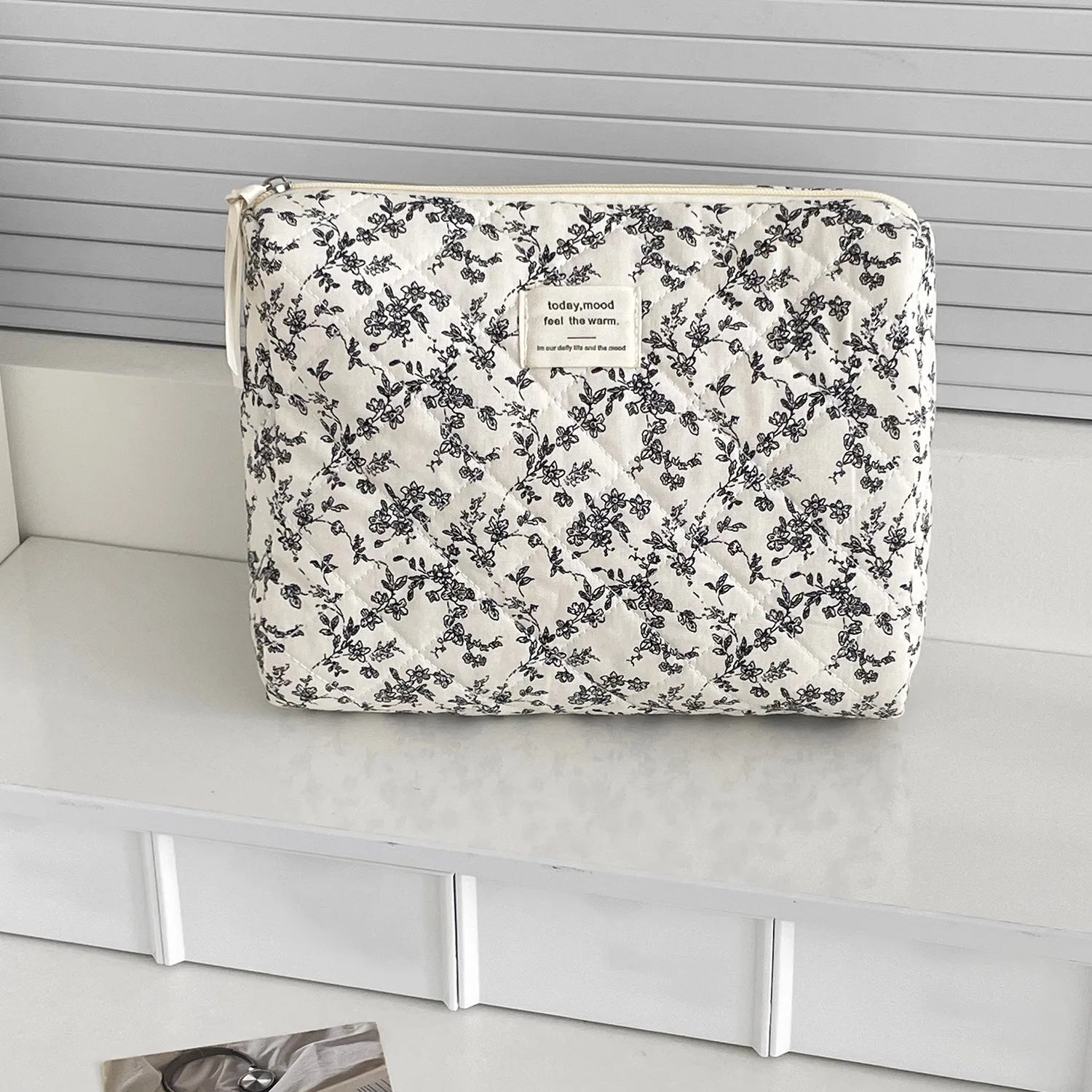 Makeup Pouch Large Capacity Gifts for Women Women's Cosmetic Bag For Travel Travel Cosmetic Pouch Makeup and Cosmetics Organizer