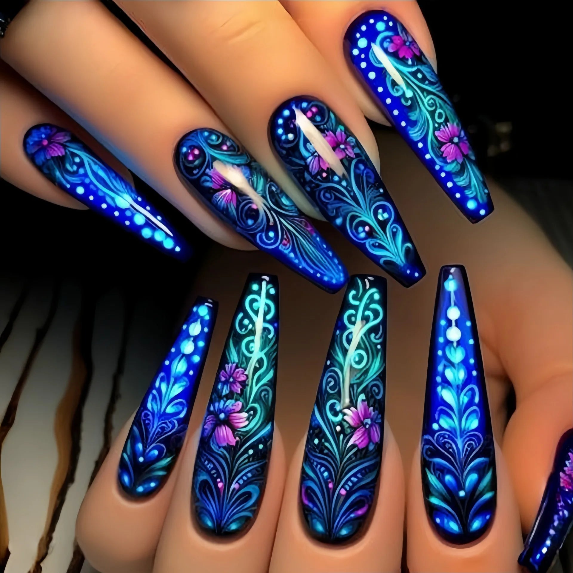 24pcs/set Medium long fake nails for women Spring summer flowers butterfly bee design faux ongles tips press on false nail art