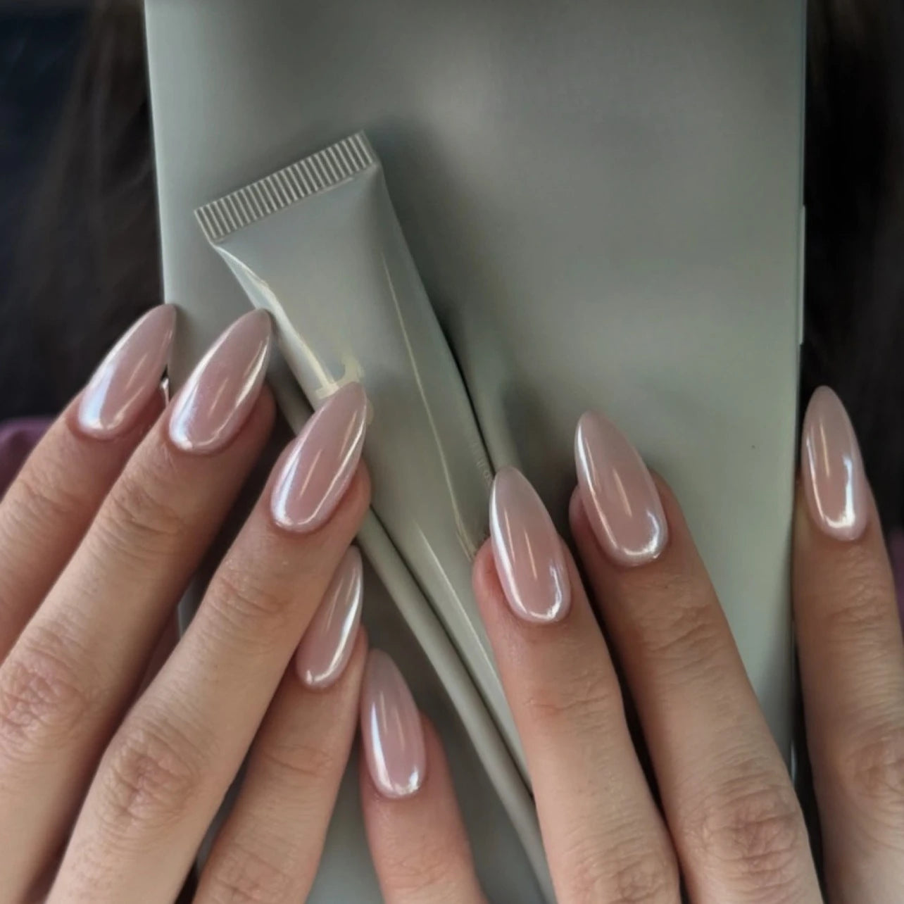 24Pcs Short Oval Head Blush Pink Press on Nails with Simple Designs Almond Nails Wearable Acrylic Full Cover Nail Tips with Glue