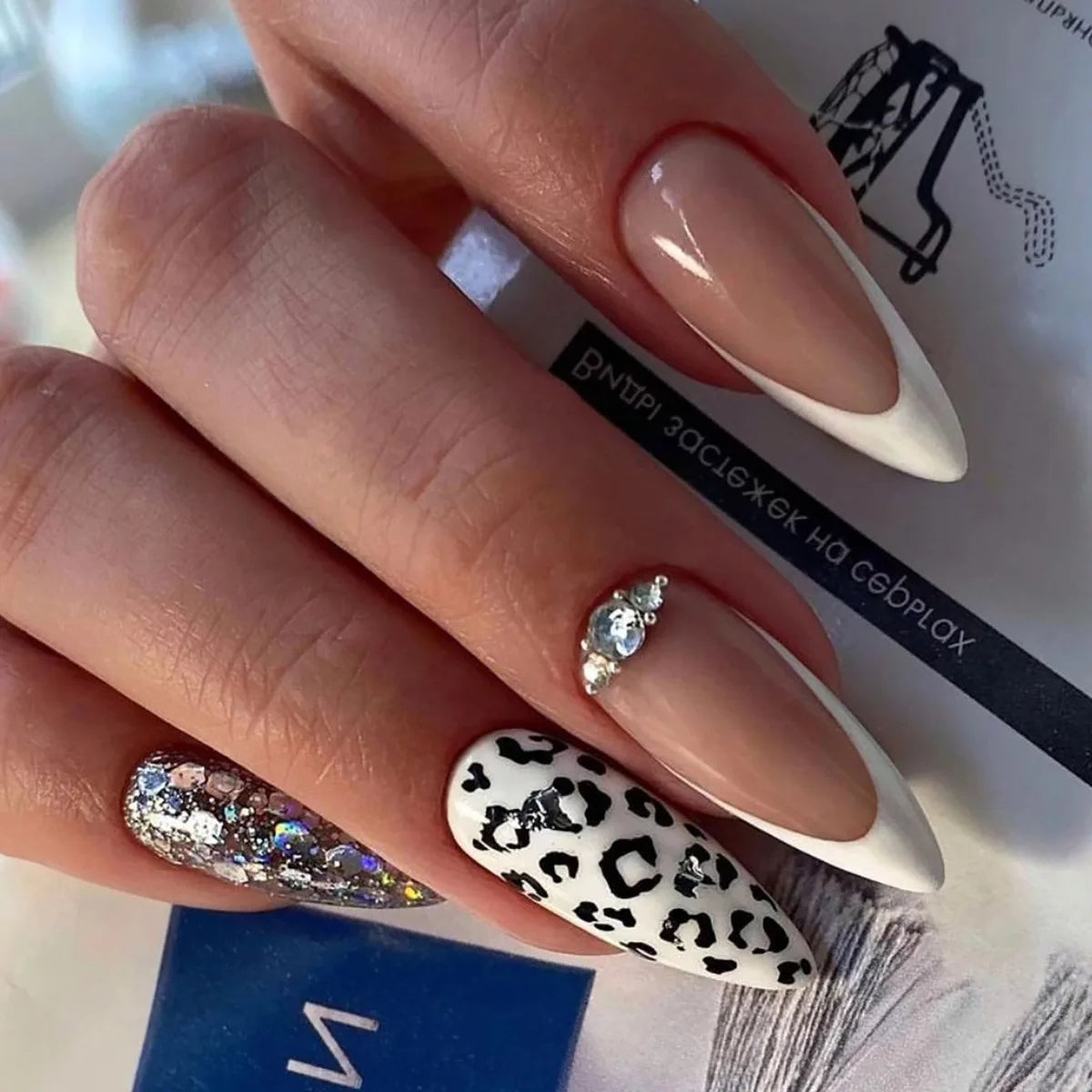 Black Leopard Print Light Yellow French Red Flowers Fake Nails Fashion Detachable Finished False Nails Press on Nails with Glue