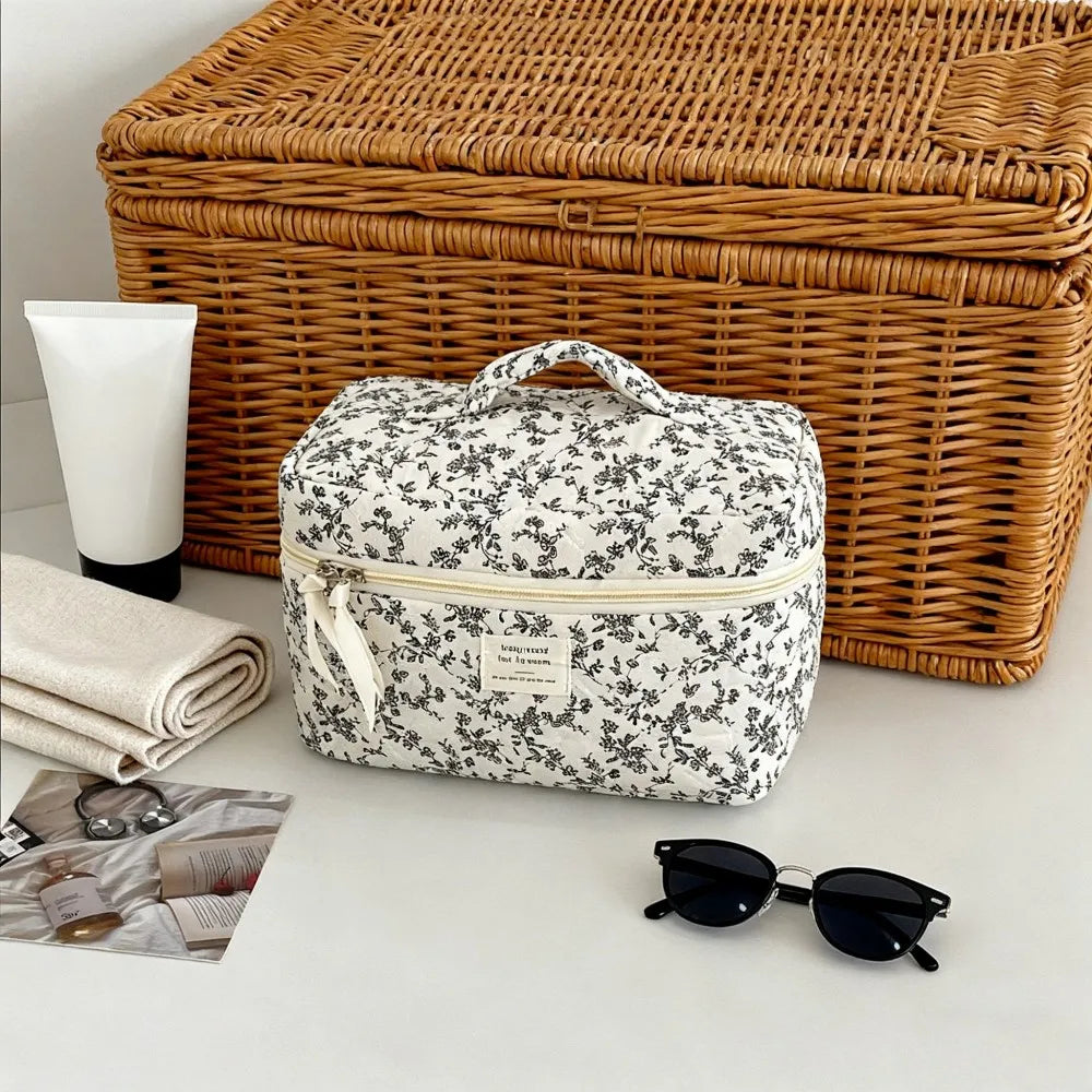 Makeup Pouch Large Capacity Gifts for Women Women's Cosmetic Bag For Travel Travel Cosmetic Pouch Makeup and Cosmetics Organizer