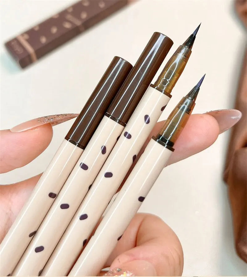 Ultra Thin Head Eyeliner Liquid Pen Upper And Lower Eyelashes Eyeliner Pen Waterproof Smooth Not Easy To Apply Eyeliner Pen